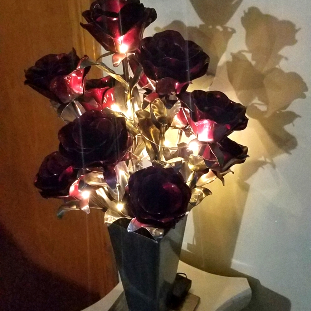 Stainless steel handmade dozen red rose bouquet with vase